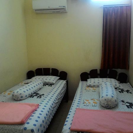 Imam Bonjol Hostel Semarang Dış mekan fotoğraf